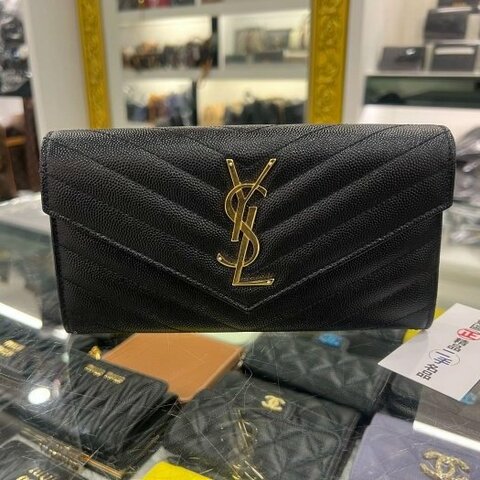 東區正精品㊣YSL Saint Laurent 372264 黑色荔枝皮金字 LOGO 信封釦子長夾 RZ6384