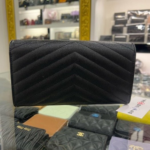 東區正精品㊣YSL Saint Laurent 372264 黑色荔枝皮金字 LOGO 信封釦子長夾 RZ6384-6