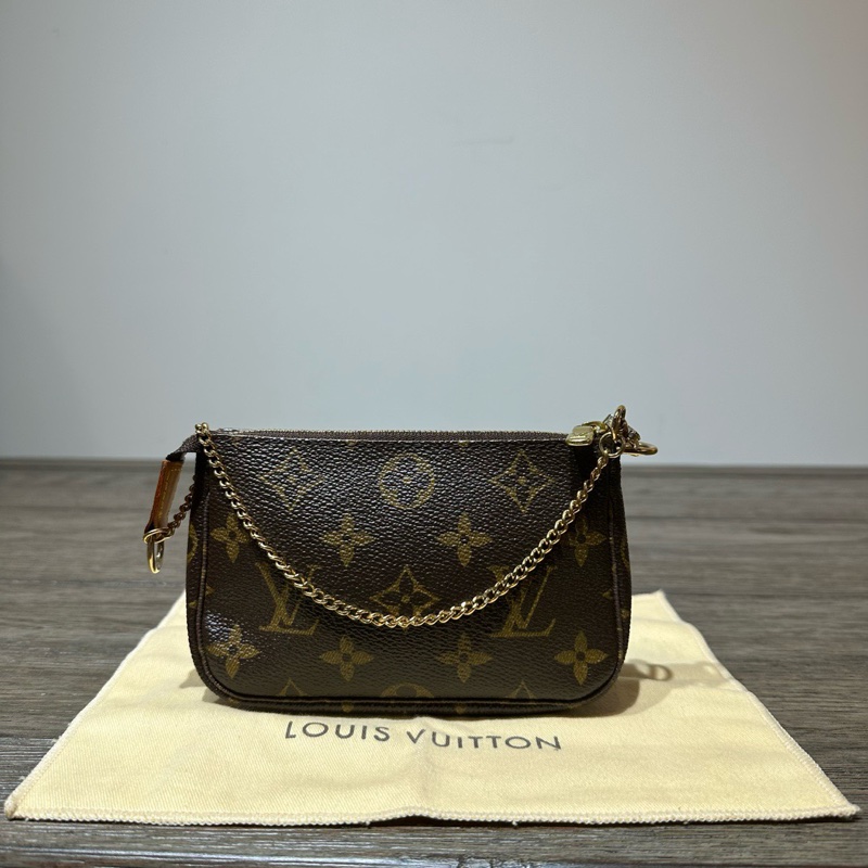 LV 老花徽章 mini麻將包限量款-4