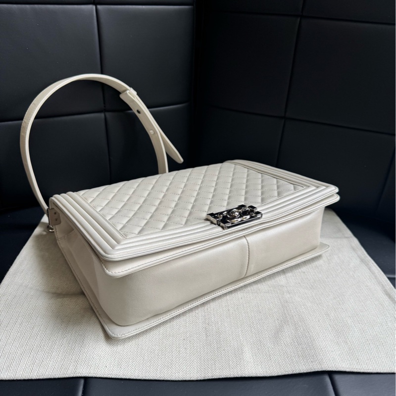 香奈兒Chanel 淡米色羊皮leboy-4