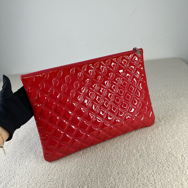 CHANEL香奈兒 深粉色刺繡牛漆皮手拿包 雙C琺瑯扣 銀扣-3