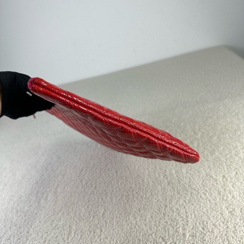 CHANEL香奈兒 深粉色刺繡牛漆皮手拿包 雙C琺瑯扣 銀扣-7