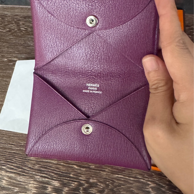 近全新Hermes 愛馬仕 calvi 山羊皮卡夾 深紫色-3