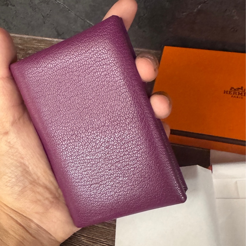近全新Hermes 愛馬仕 calvi 山羊皮卡夾 深紫色-7
