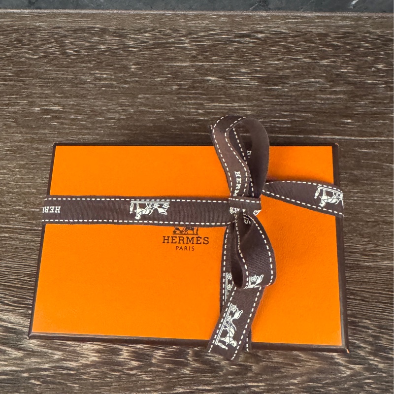 近全新Hermes 愛馬仕 calvi 山羊皮卡夾 深紫色-9