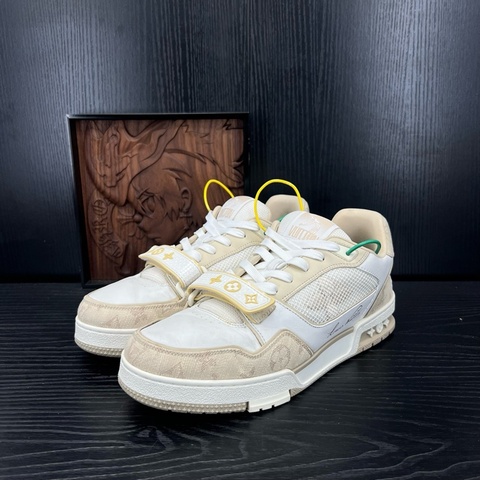 Louis Vuitton路易威登 trainer 卡其色魔術貼 41.5 碼