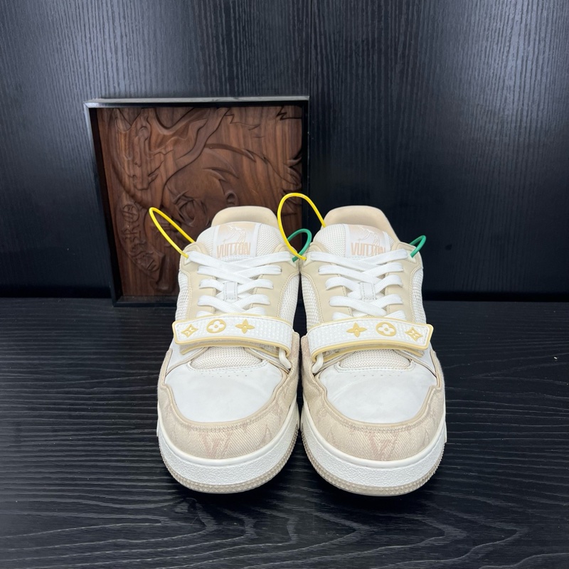 Louis Vuitton路易威登 trainer 卡其色魔術貼 41.5 碼-1