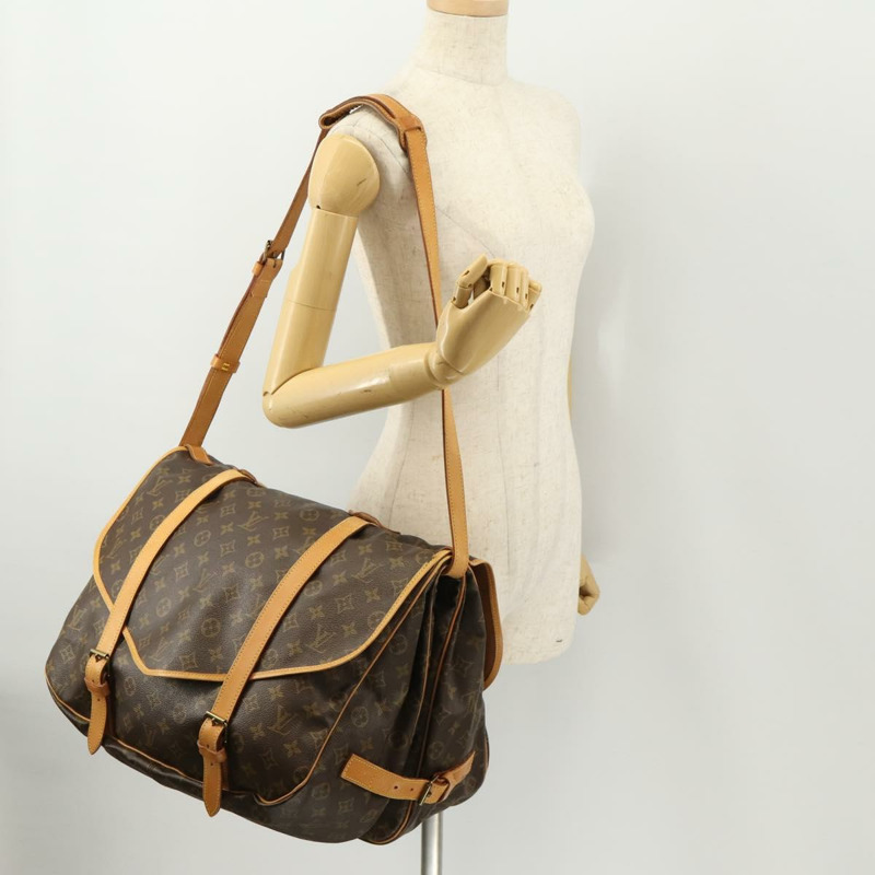 【日本直送】路易威登 Monogram Saumur 43 肩背包 M42252 LV Auth BAZ815A-26
