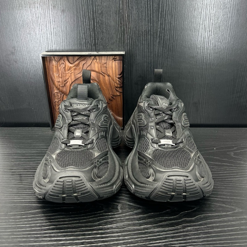 巴黎世家 10xl 黑 碼數 42碼-1