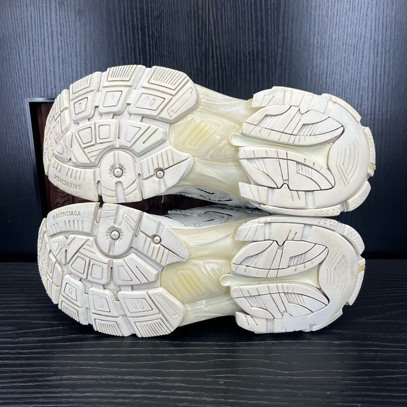 巴黎世家 runner 白 42碼-3