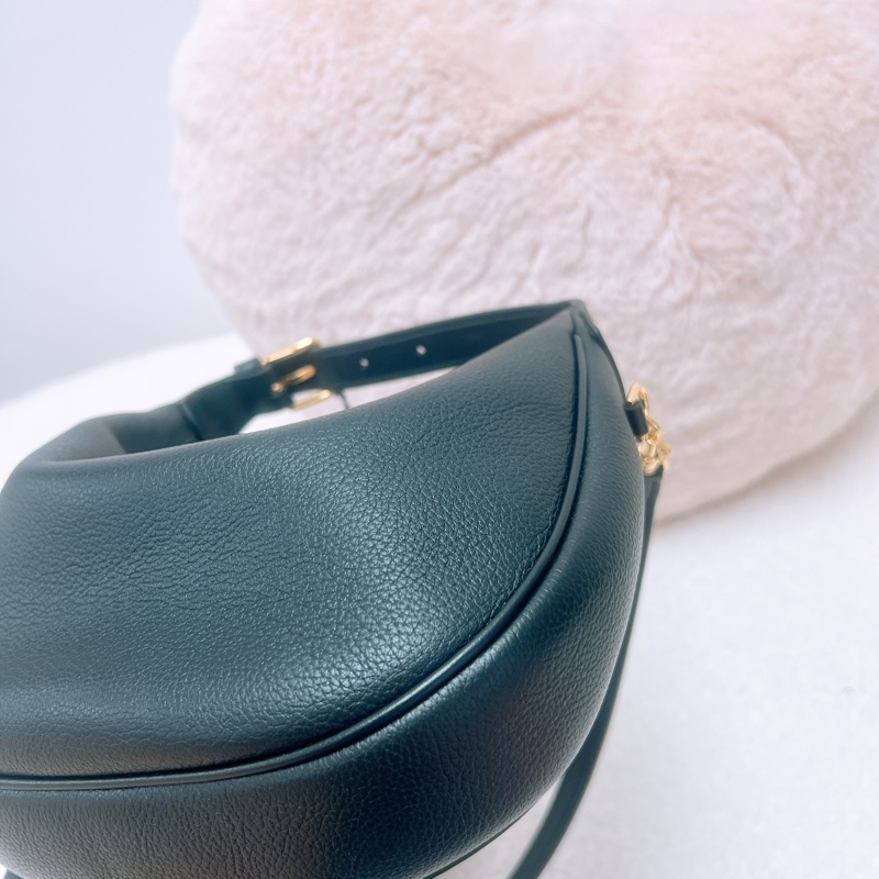 近新 Celine lulu teen 黑色手挽呼拉圈包-3