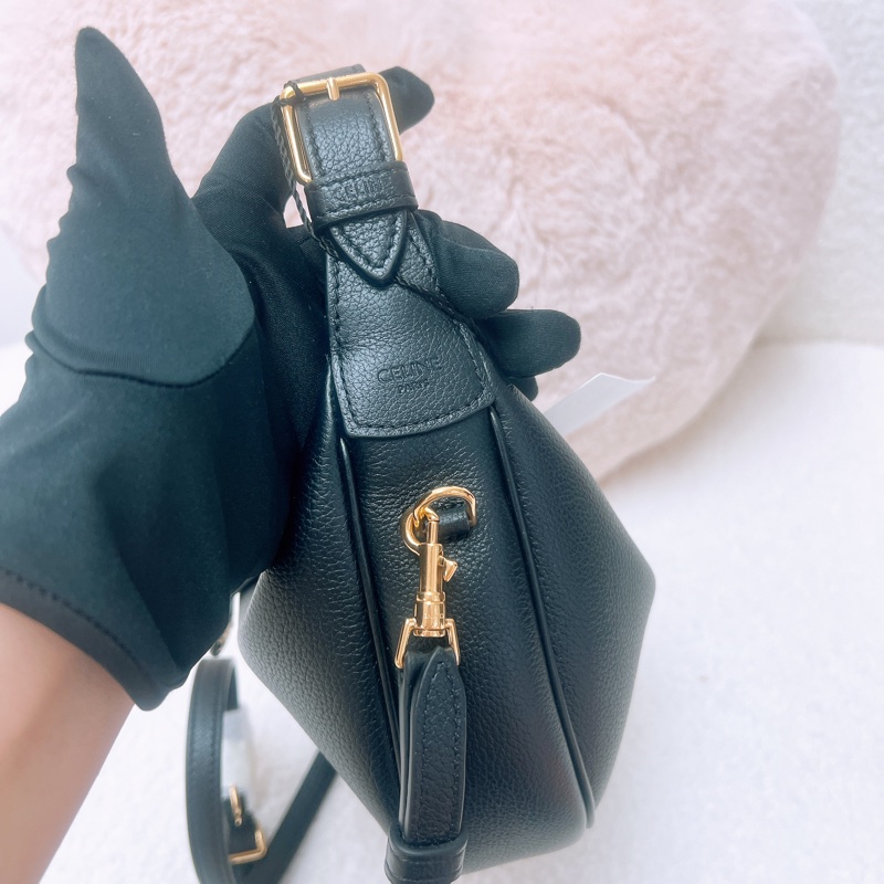 近新 Celine lulu teen 黑色手挽呼拉圈包-8