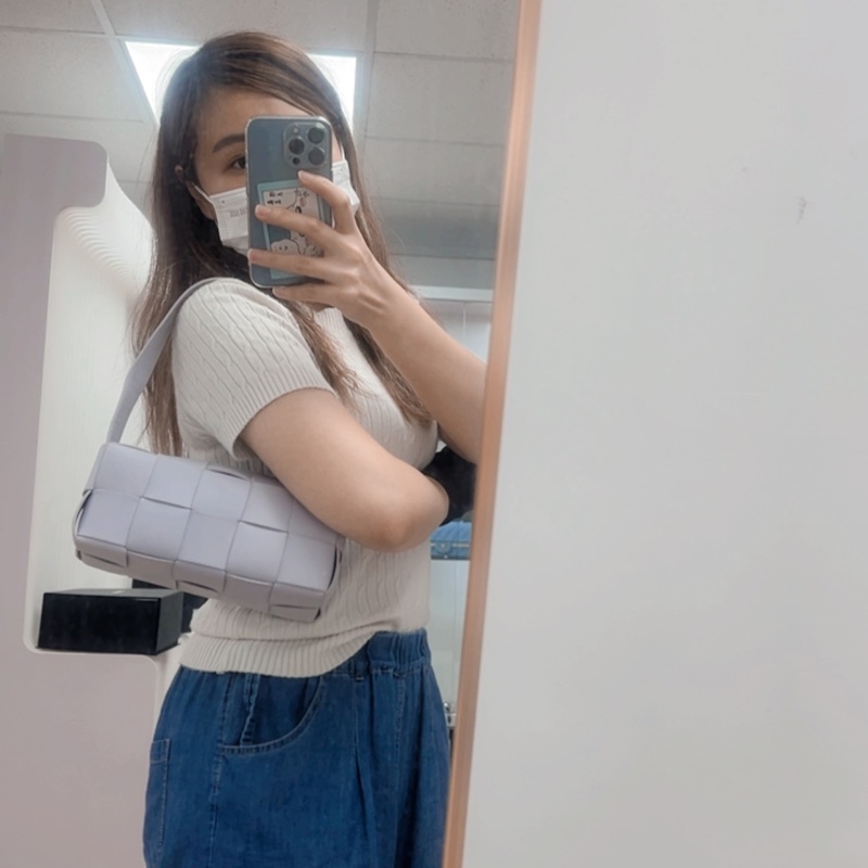 Bv brick cassette 淺紫編織格飯盒包/腋下包-11