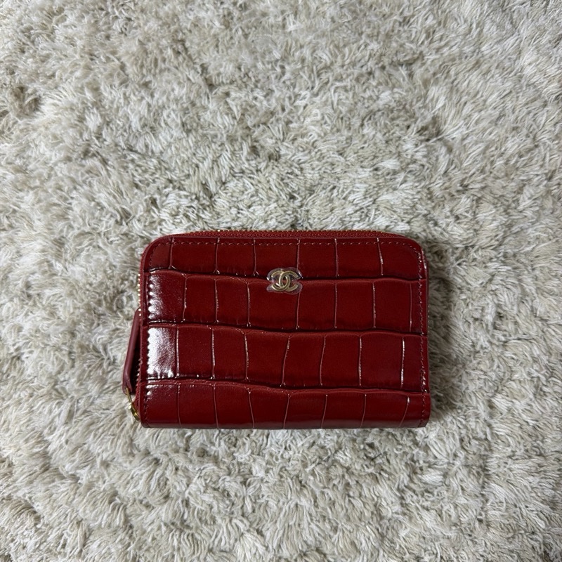 Chanel 26S 鱷魚壓紋紅色拉鍊卡包-1