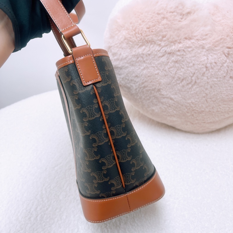 近新 Celine 棕色老花水桶包-4