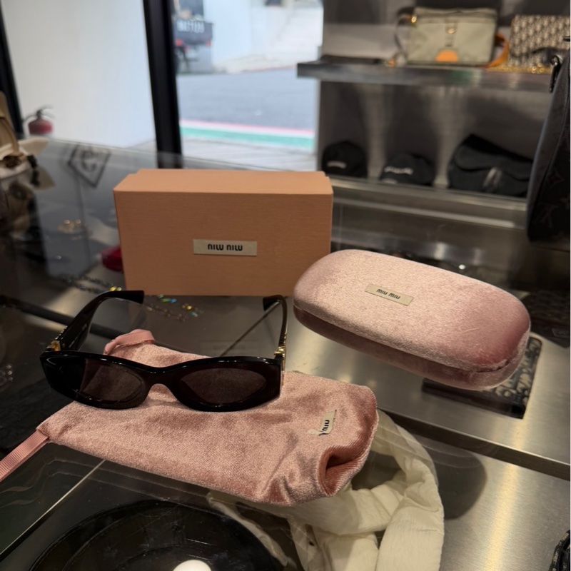 全新品🌟Miu Miu 11W 經典Logo墨鏡|Classic Trend CT精品|台北東區實體-2
