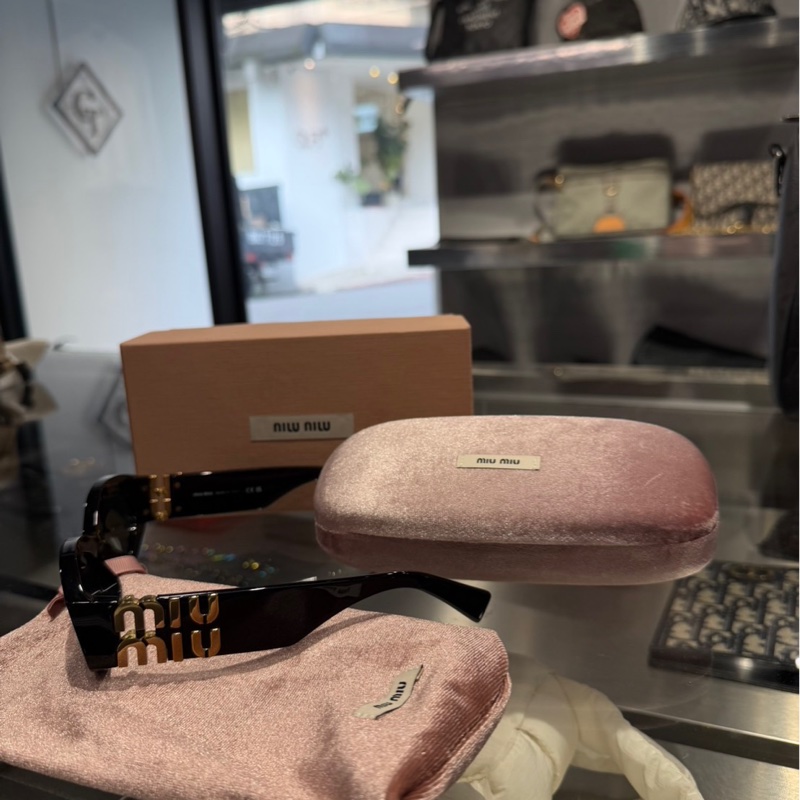 全新品🌟Miu Miu 11W 經典Logo墨鏡|Classic Trend CT精品|台北東區實體-4