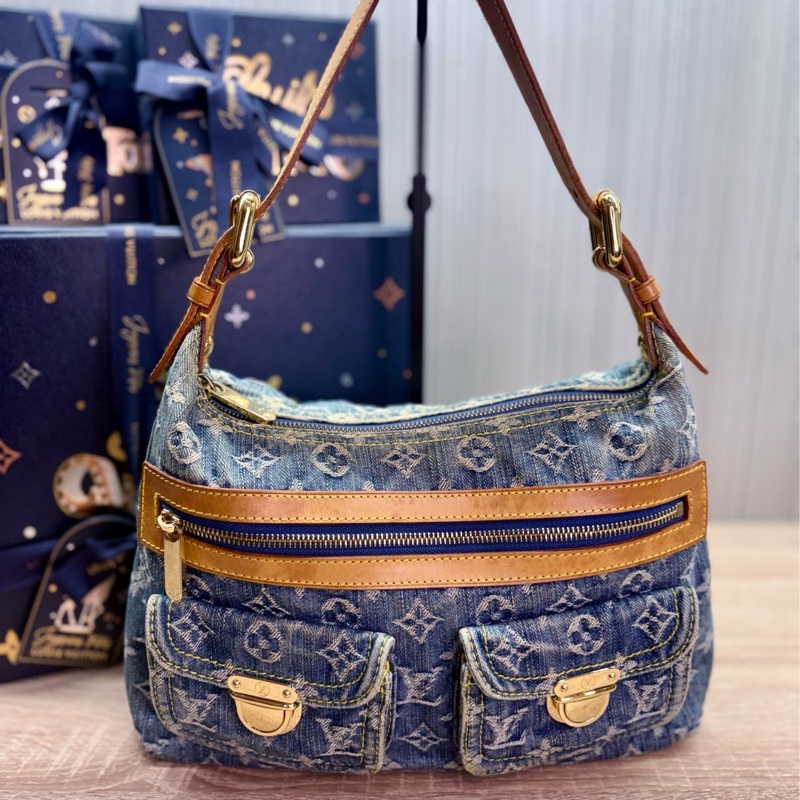 LV M95049 baggy PM 藍色單寧牛仔曼哈頓釦肩背包-2