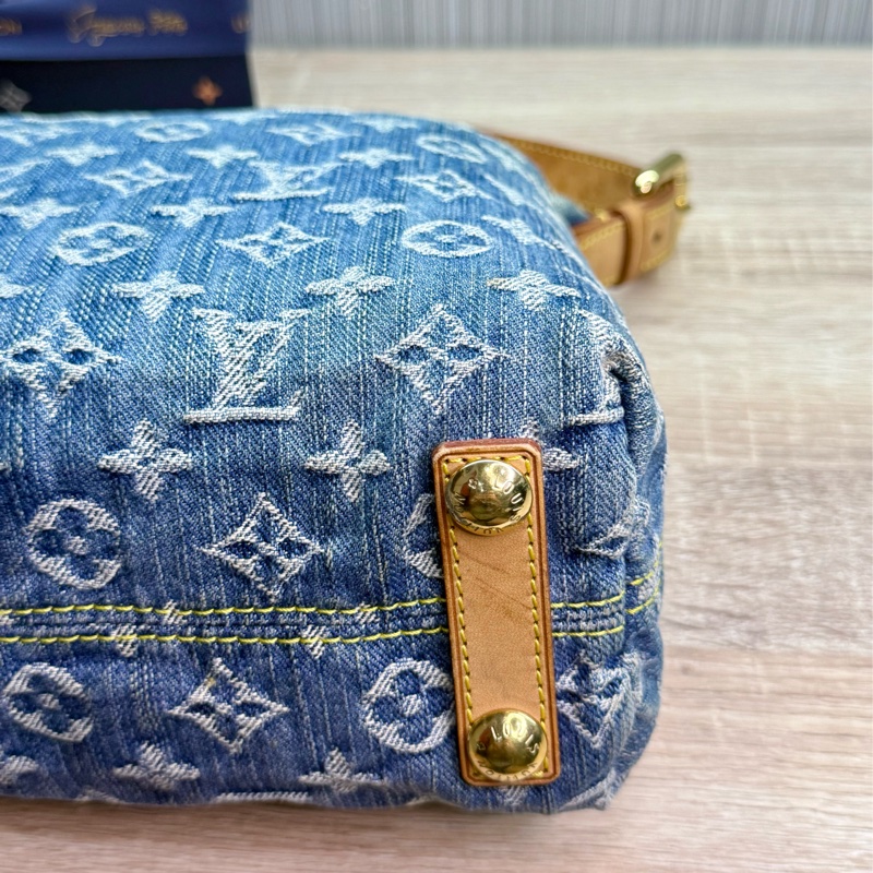 LV M95049 baggy PM 藍色單寧牛仔曼哈頓釦肩背包-23