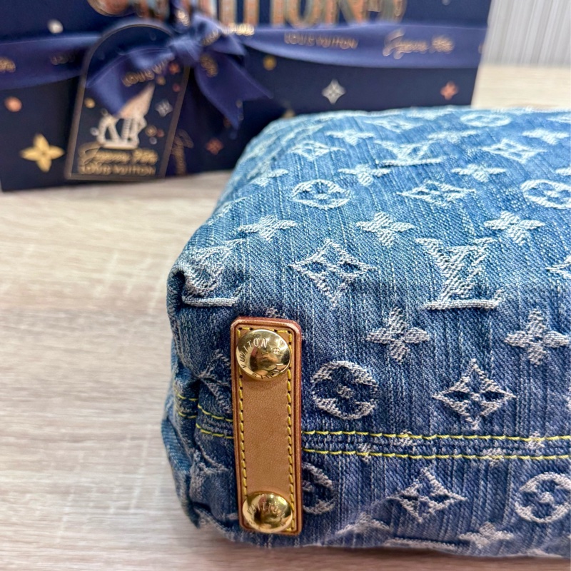 LV M95049 baggy PM 藍色單寧牛仔曼哈頓釦肩背包-24