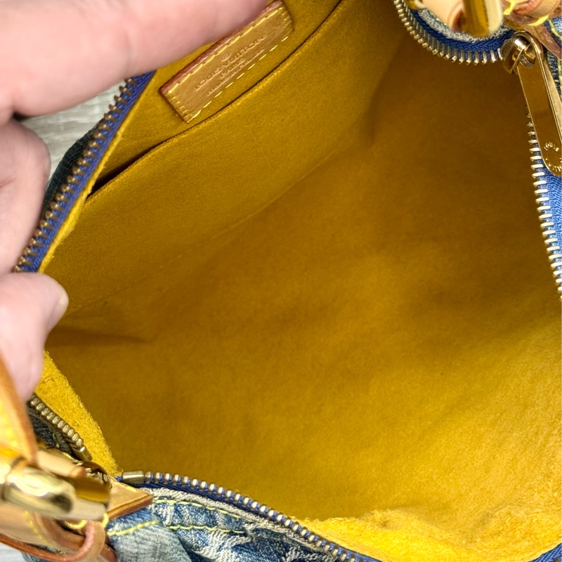 LV M95049 baggy PM 藍色單寧牛仔曼哈頓釦肩背包-36