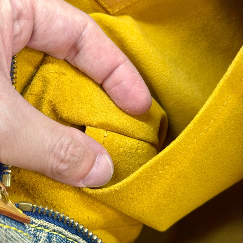 LV M95049 baggy PM 藍色單寧牛仔曼哈頓釦肩背包-39