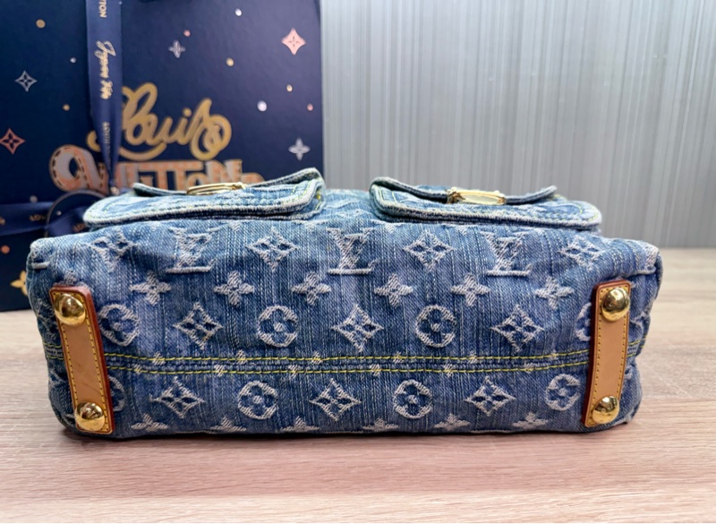 LV M95049 baggy PM 藍色單寧牛仔曼哈頓釦肩背包-18