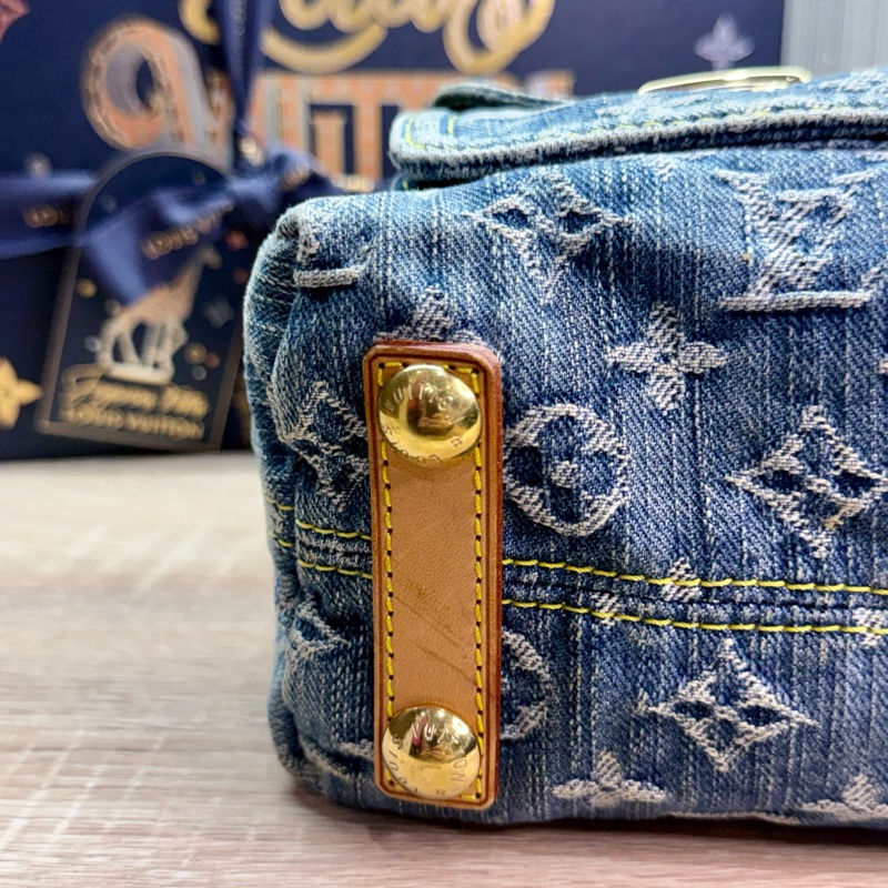 LV M95049 baggy PM 藍色單寧牛仔曼哈頓釦肩背包-19