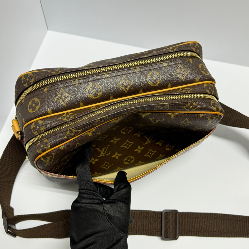 (極新🎁) LV 經典老花 雙層記者包 相機包 斜背包 【專櫃10.3萬】-13