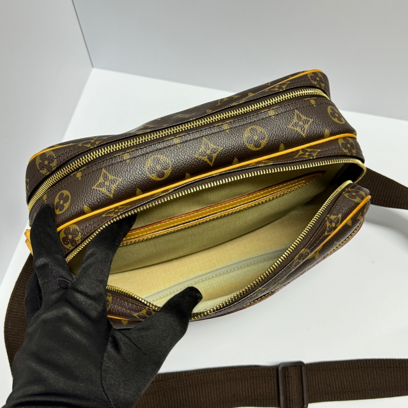 (極新🎁) LV 經典老花 雙層記者包 相機包 斜背包 【專櫃10.3萬】-14