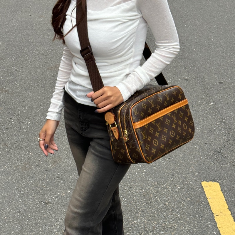 (極新🎁) LV 經典老花 雙層記者包 相機包 斜背包 【專櫃10.3萬】-24