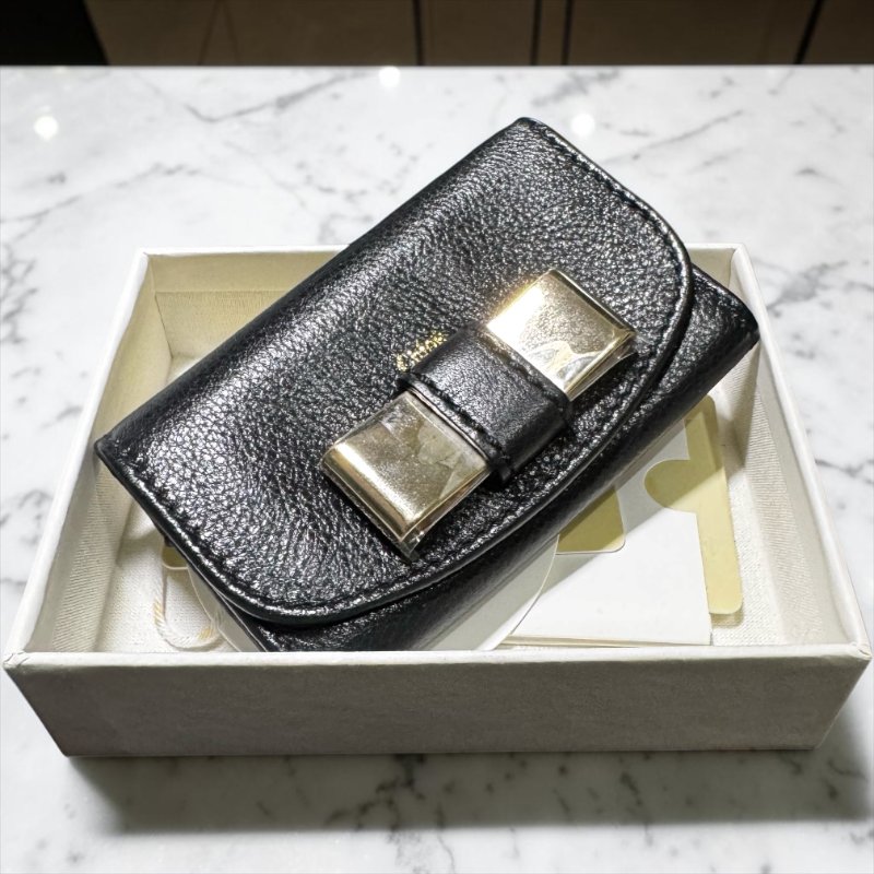 Chloe Lilly 蝴蝶結 6扣 鑰匙包  黑色-2