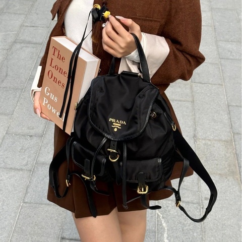 Prada 黑色尼龍降落傘黑金雙肩包