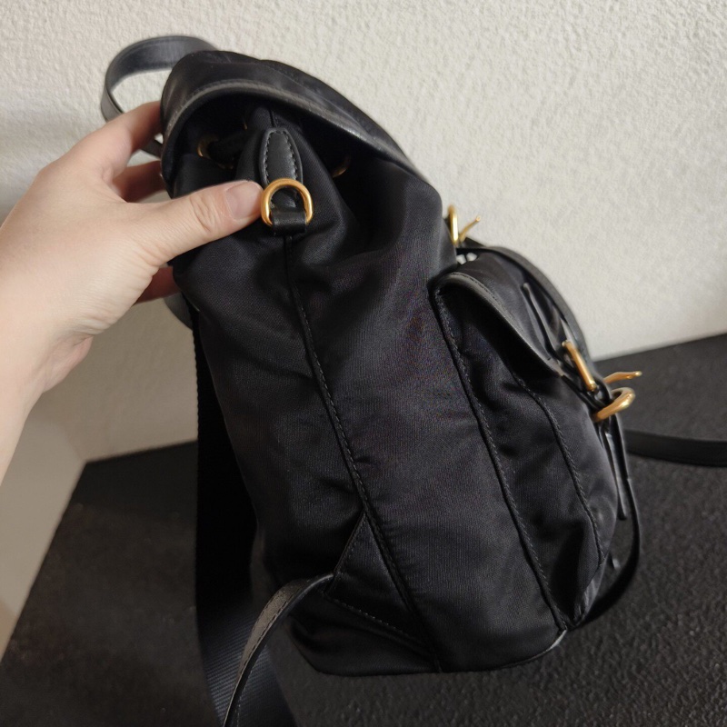 Prada 黑色尼龍降落傘黑金雙肩包-7