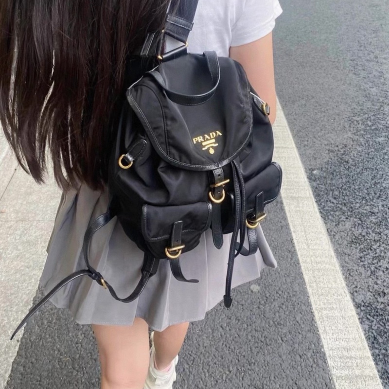 Prada 黑色尼龍降落傘黑金雙肩包-9