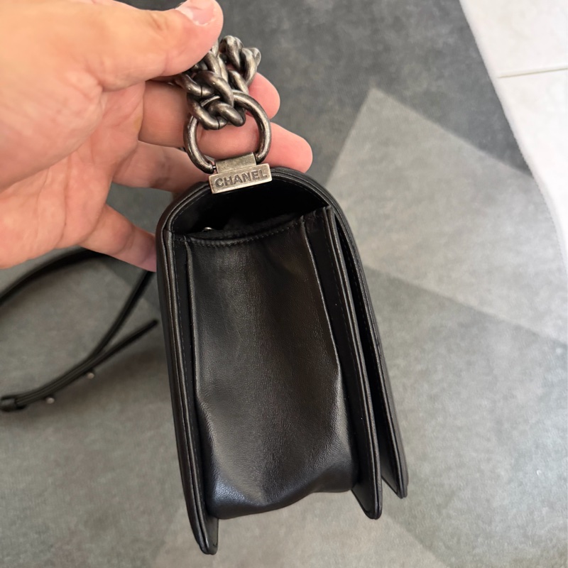Chanel Boy25 菱格紋黑銀肩背包-2
