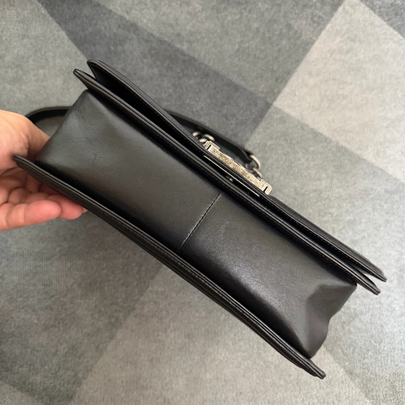 Chanel Boy25 菱格紋黑銀肩背包-3