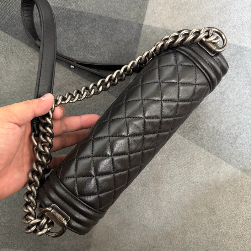 Chanel Boy25 菱格紋黑銀肩背包-5