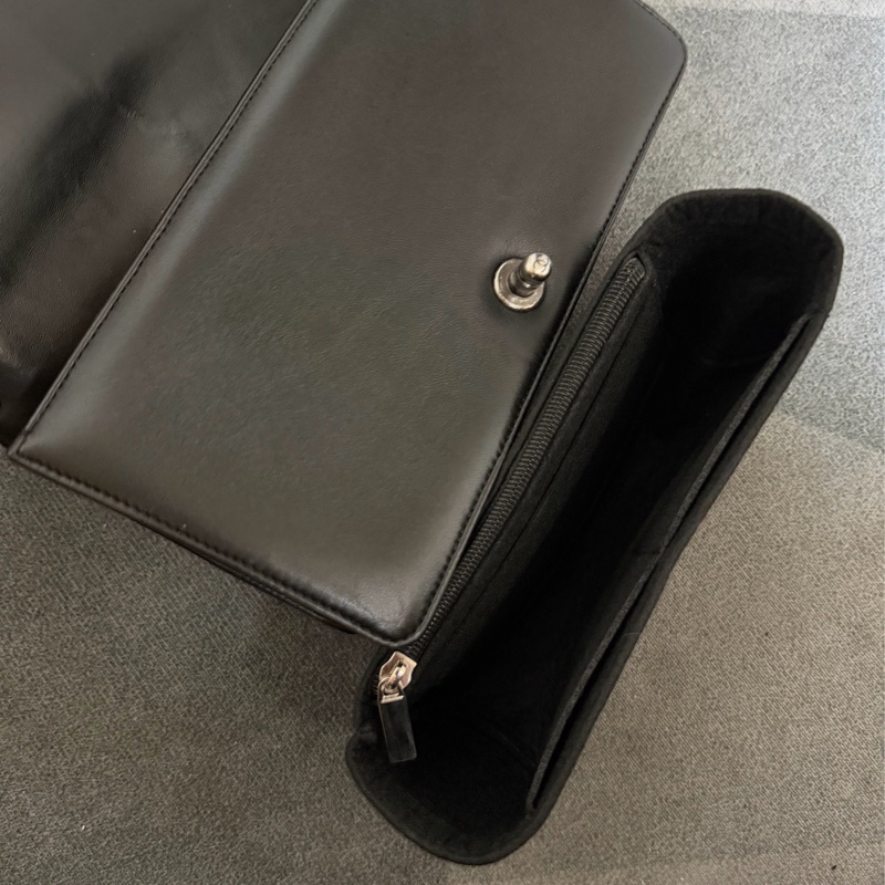 Chanel Boy25 菱格紋黑銀肩背包-7