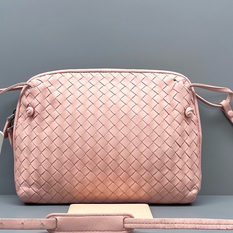 BV葆蝶家編織斜挎相機包粉色/24*17*5cm 🈚附件-0