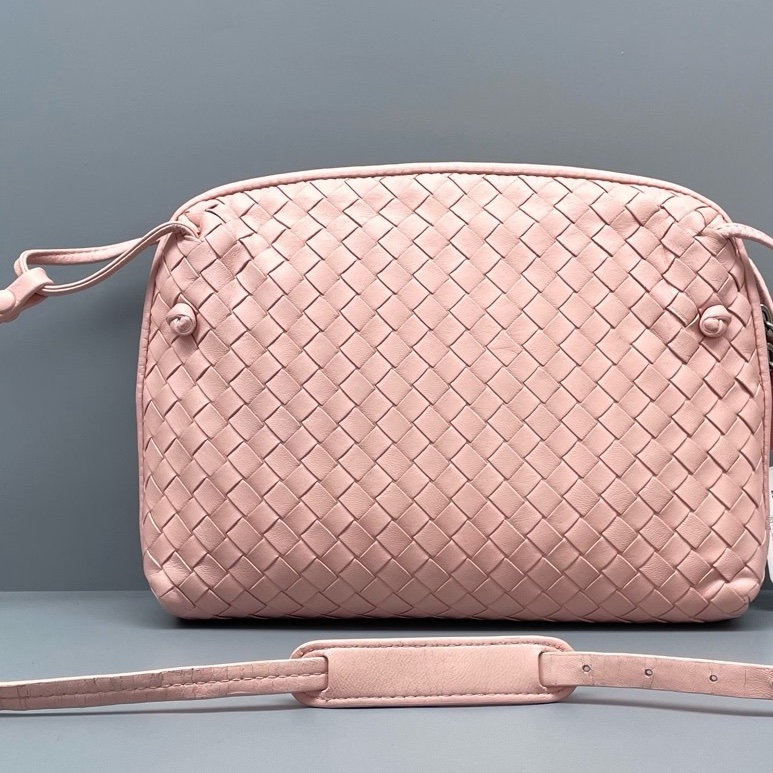 BV葆蝶家編織斜挎相機包粉色/24*17*5cm 🈚附件-1
