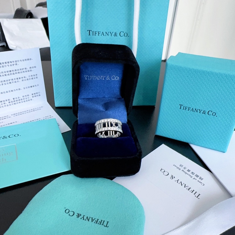 【全新品】蒂芬妮 Tiffany 18k白金atlas系列羅馬數字鑲排鑽戒指-3