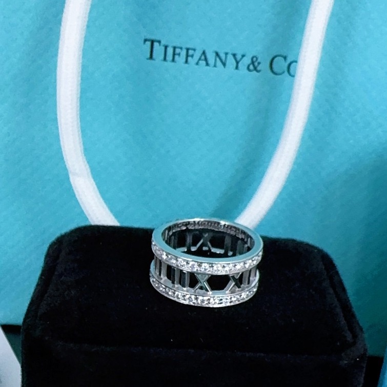 【全新品】蒂芬妮 Tiffany 18k白金atlas系列羅馬數字鑲排鑽戒指-7