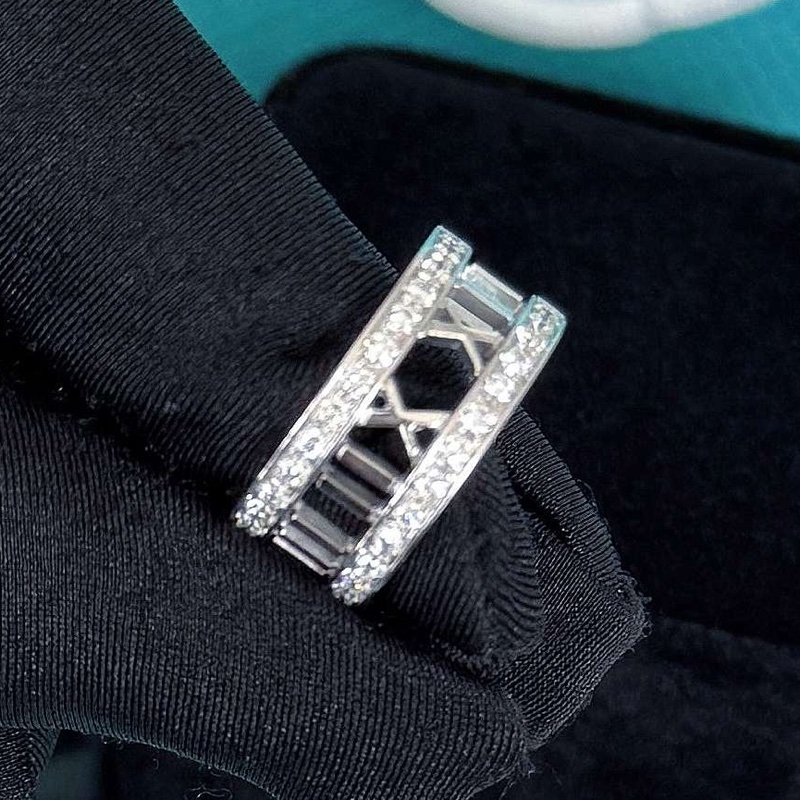 【全新品】蒂芬妮 Tiffany 18k白金atlas系列羅馬數字鑲排鑽戒指-9