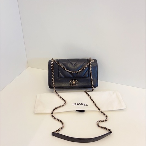 Chanel 香奈兒 黑金 牛皮 琺瑯扣