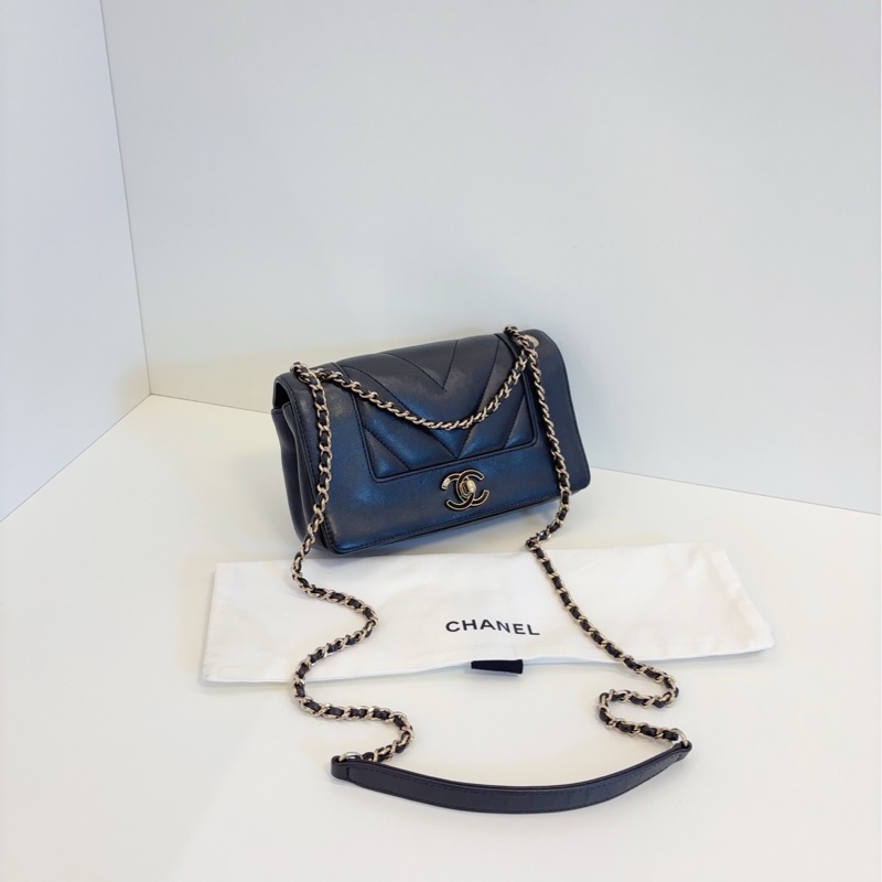 Chanel 香奈兒 黑金 牛皮 琺瑯扣-1