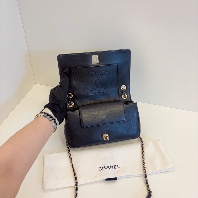 Chanel 香奈兒 黑金 牛皮 琺瑯扣-8