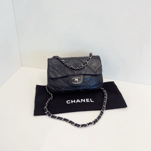 Chanel 香奈兒 季節款 牛皮 黑色外縫銀絲線大格紋