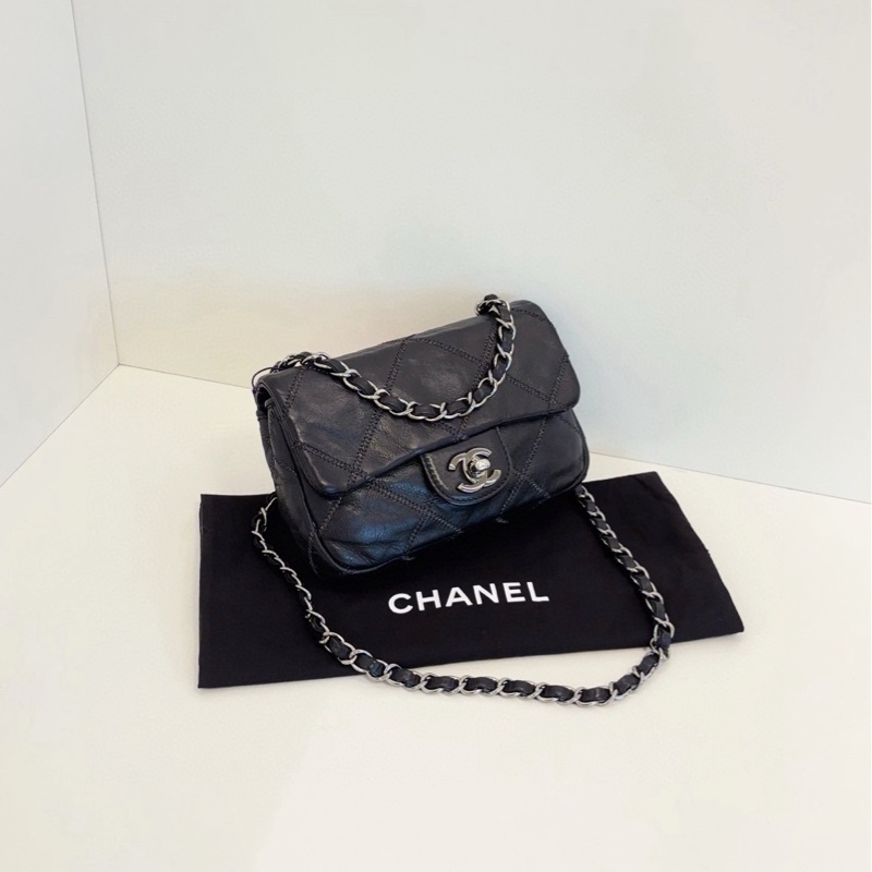 Chanel 香奈兒 季節款 牛皮 黑色外縫銀絲線大格紋-1