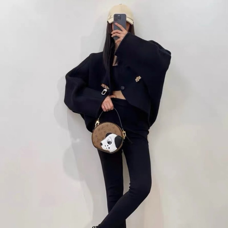 lv 圓餅 狗狗 肩背斜背包 芯片款 牛皮 17 x 18 x 7 99新配件塵袋-0